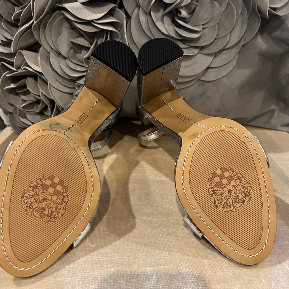 Shoes - Picture 3 of 7